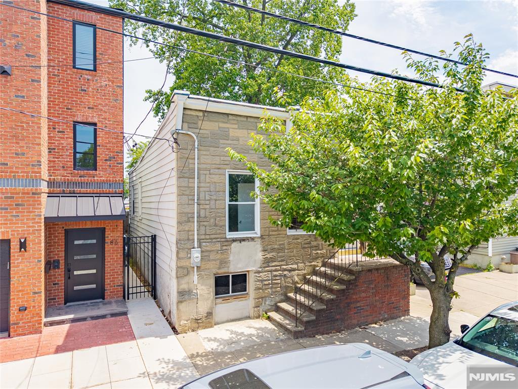 84 Heckel Street — photo