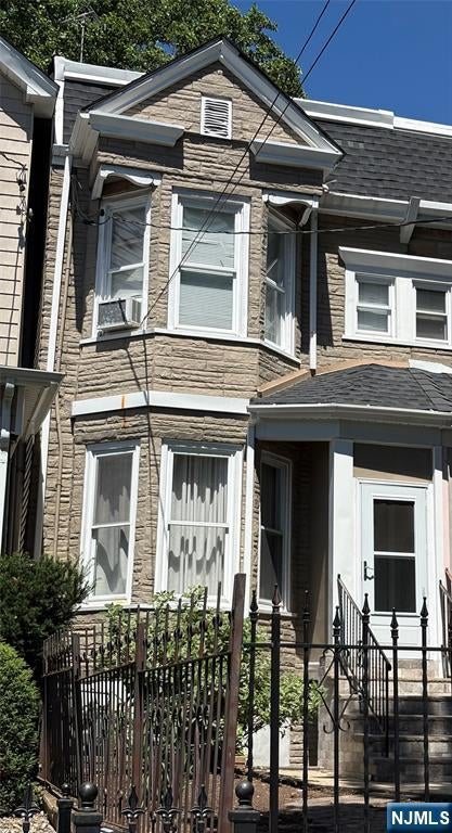 400 Summer Avenue — photo