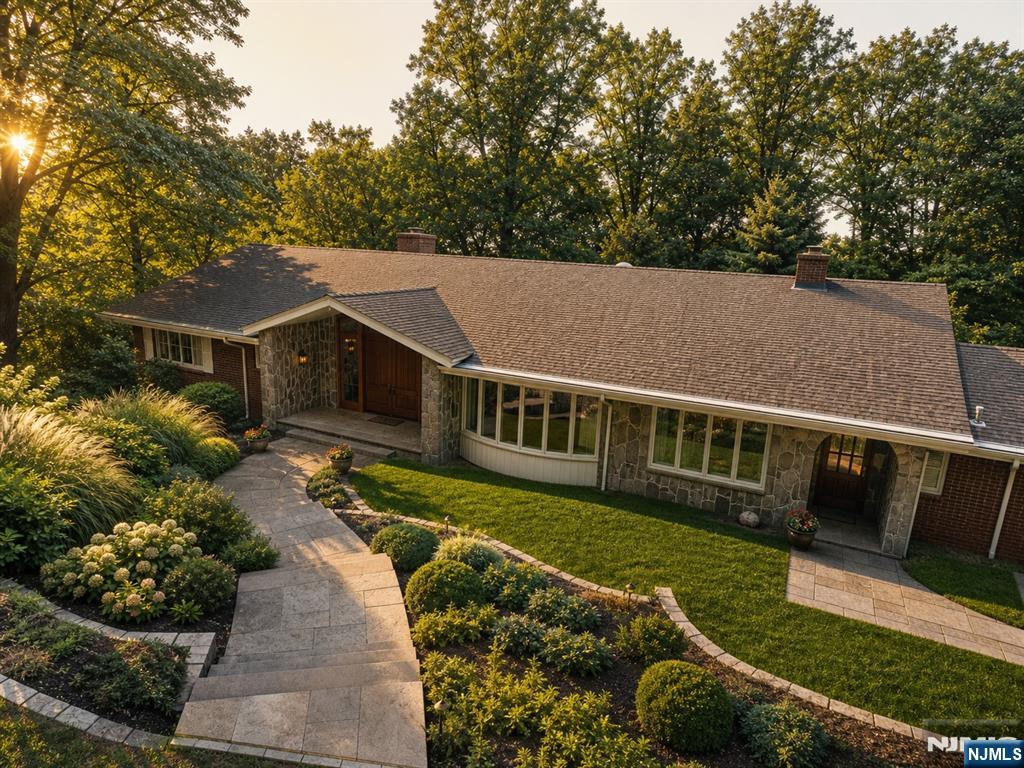 3 Highwood Place — photo
