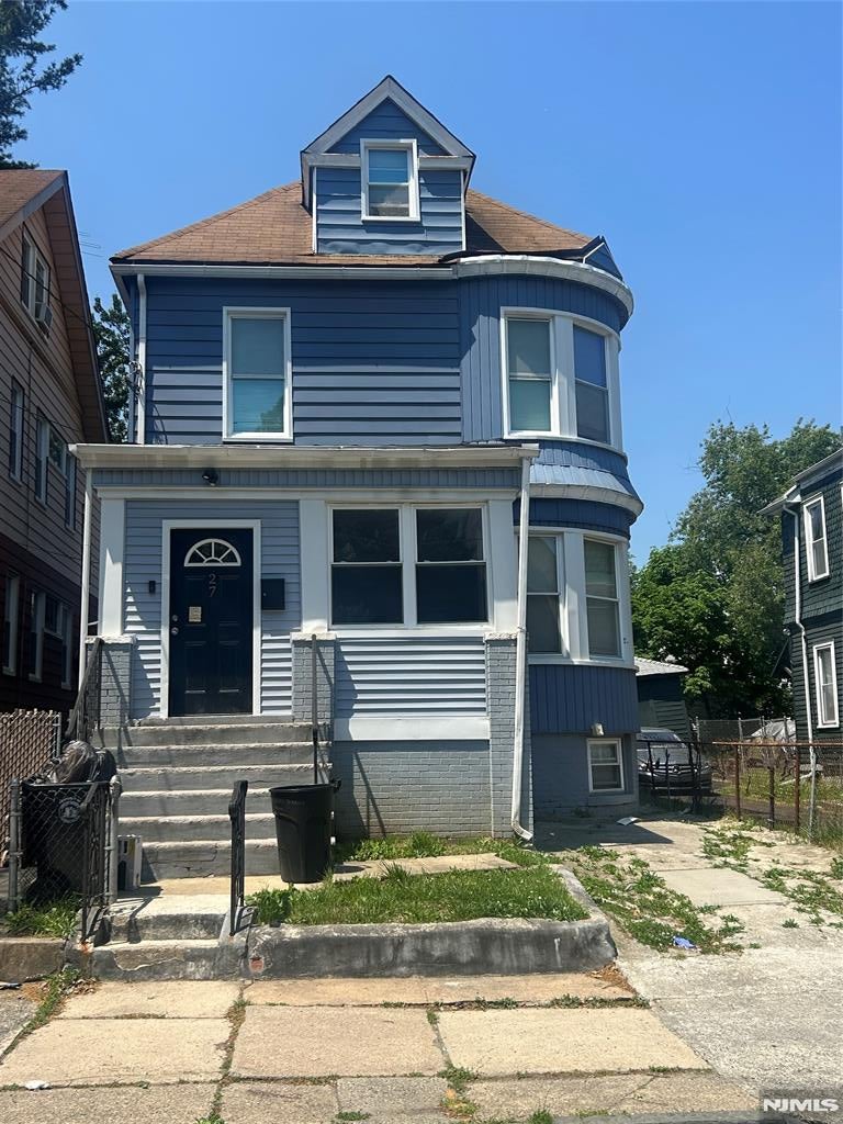 27 Richelieu Terrace — photo