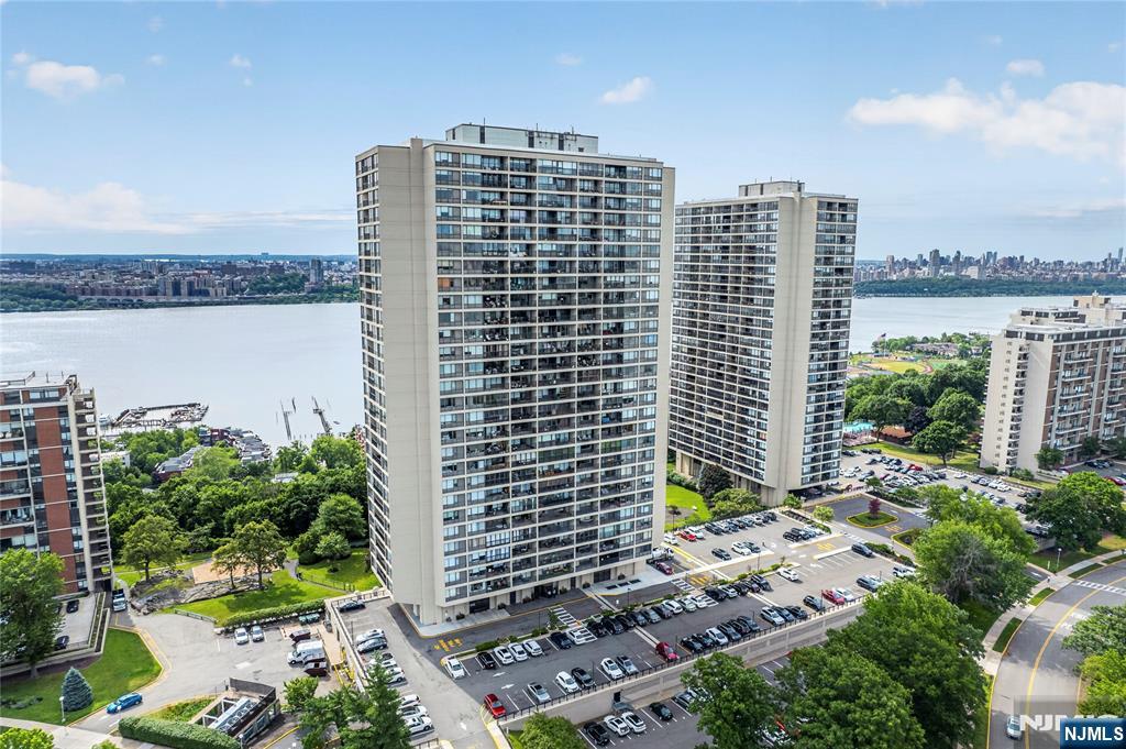 6 Horizon — photo