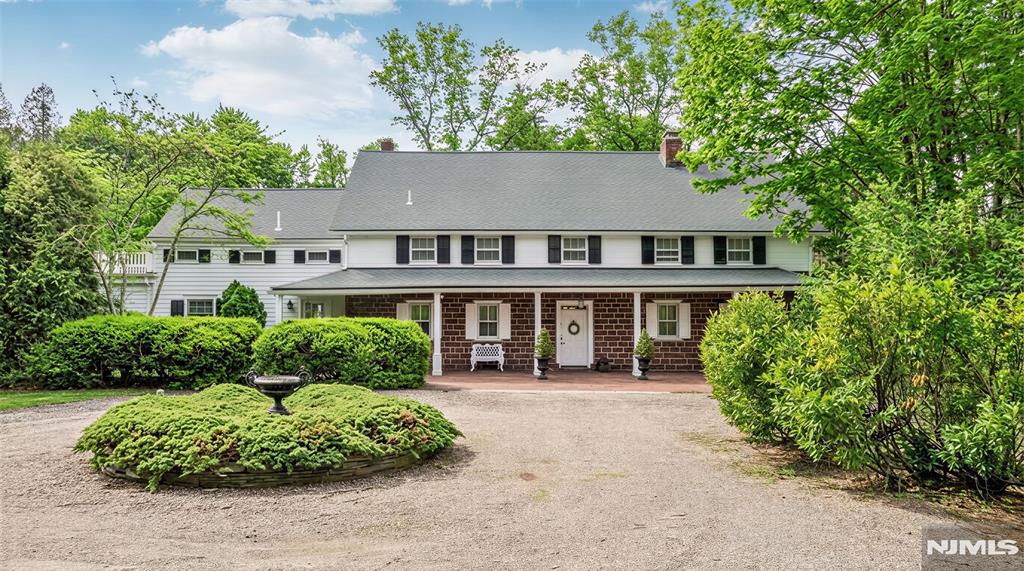 164 E Saddle River Road — photo