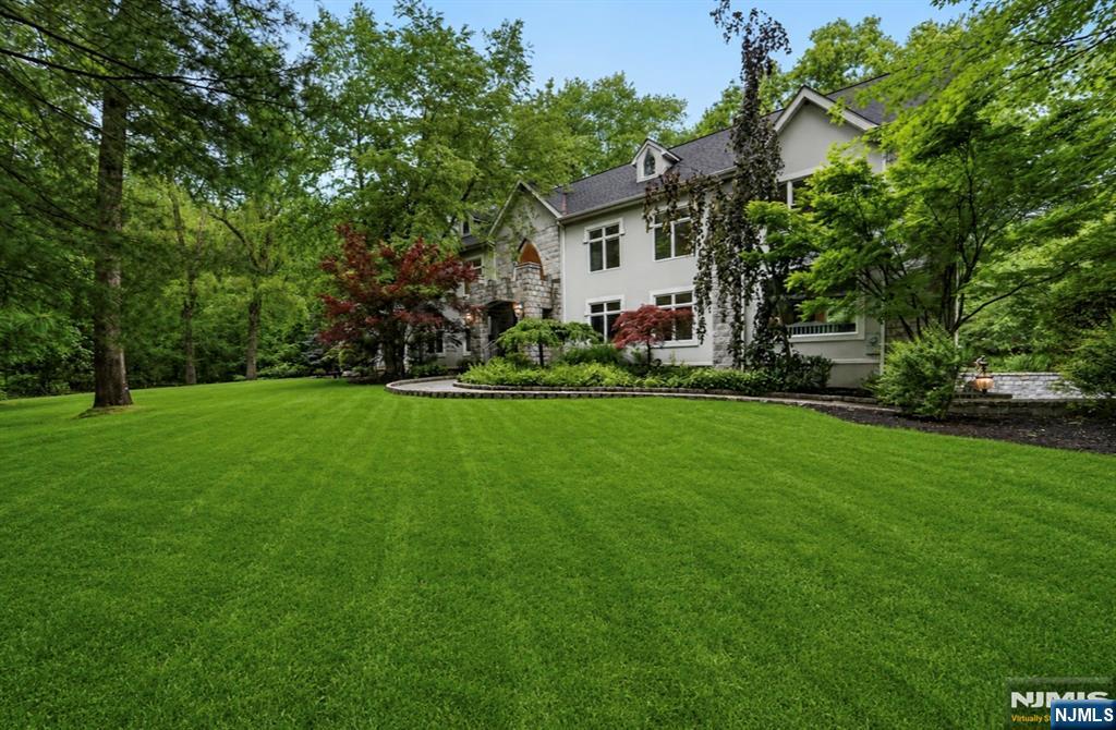 11 Pine Tree Drive — photo