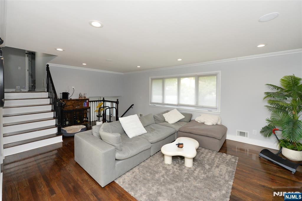 154 Middlesex Avenue, Paramus, NJ 07652 — photo 2
