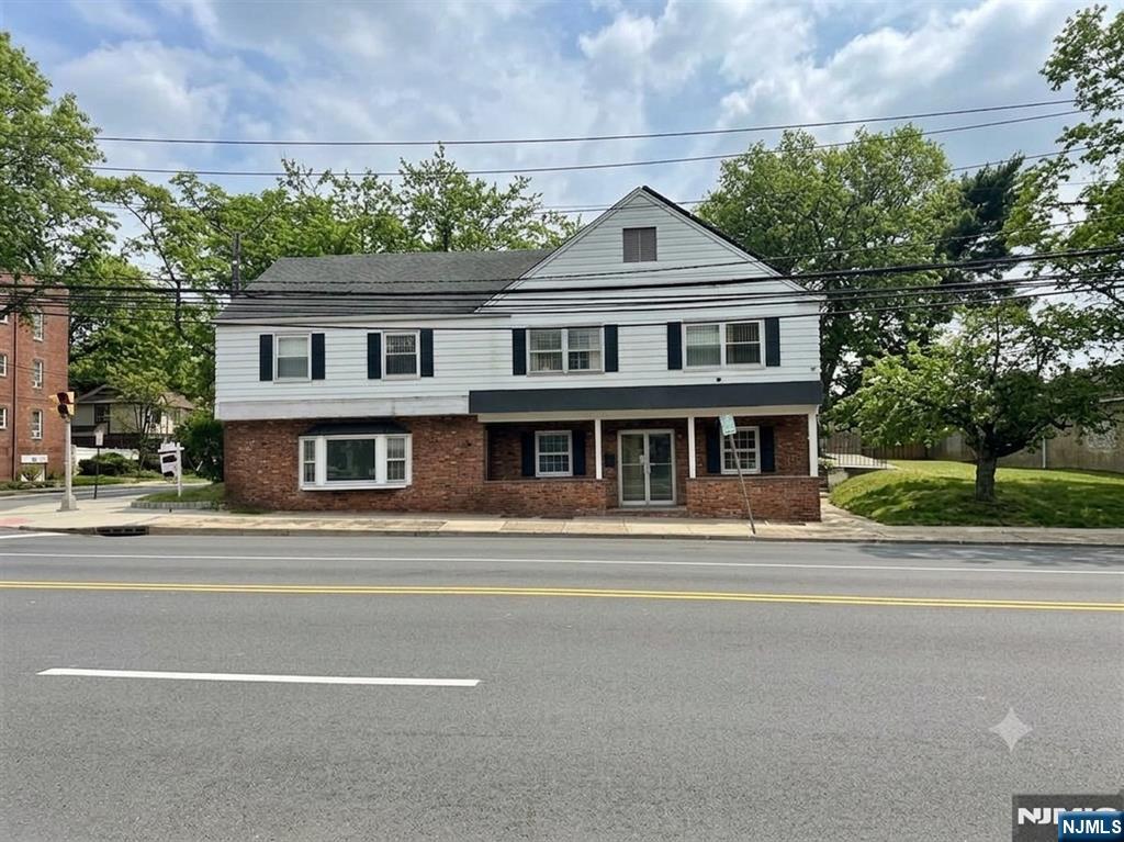961 Teaneck Road — photo