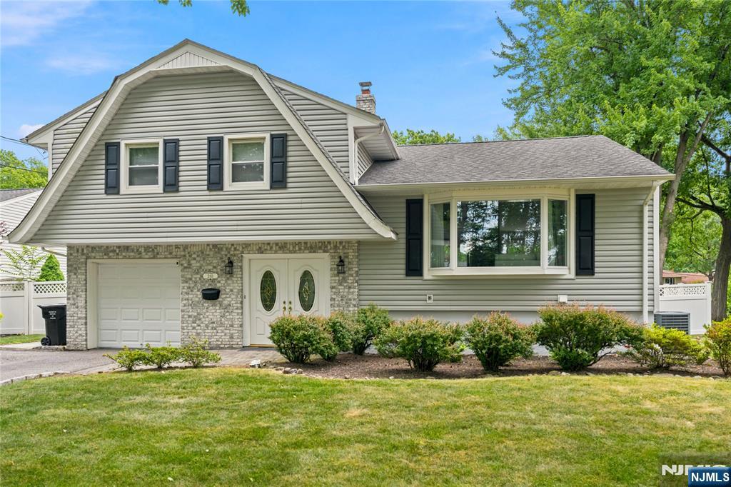 290 McHenry Drive, Paramus, NJ 07652 — photo 2