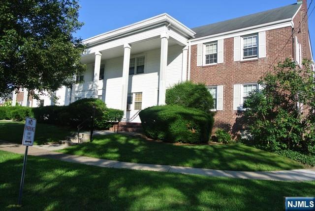 4B Elmwood Court — photo