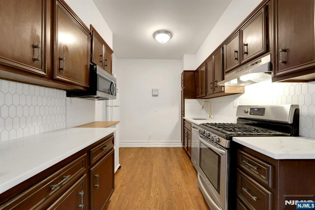 100 E Palisade Avenue a24 — photo