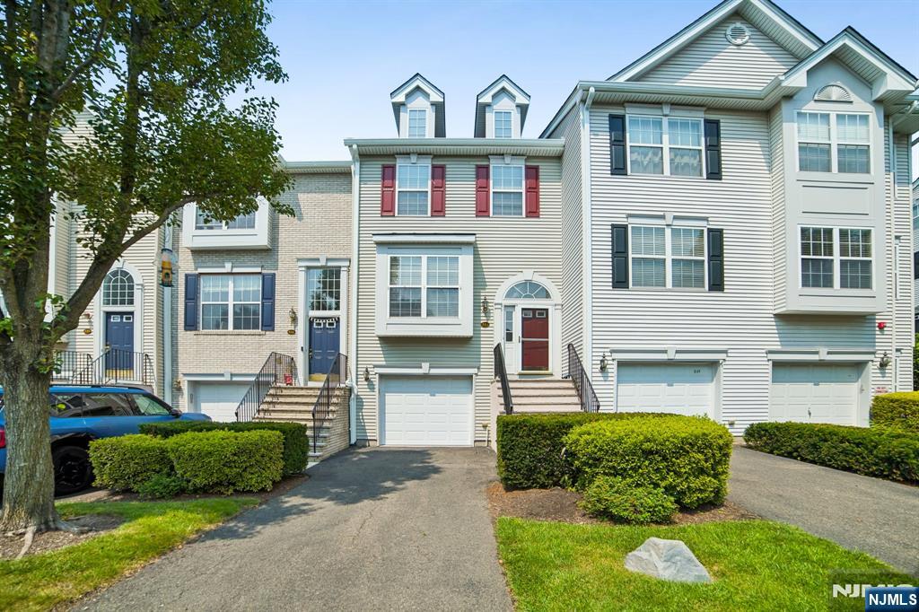 533 Coventry Drive — photo