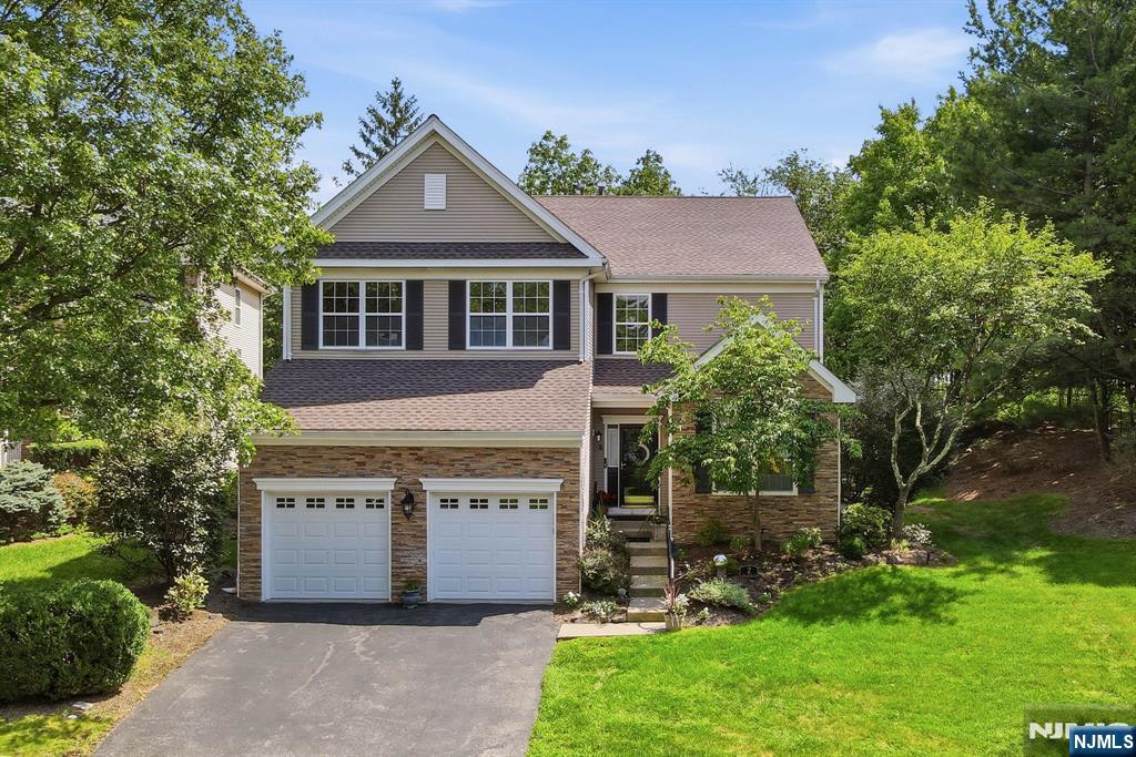 2 Stone Ridge Court — photo