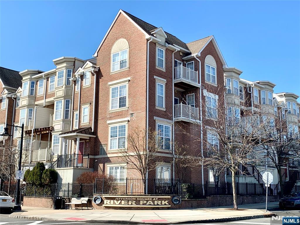 200 Dey Street 247 — photo