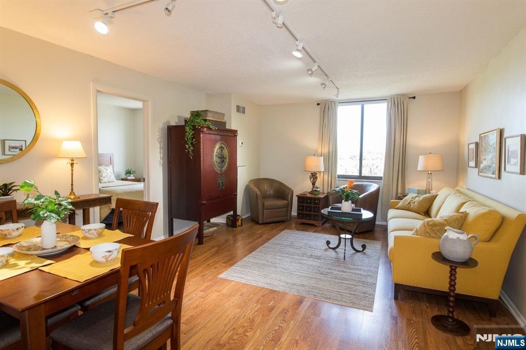 1033 Harmon Cove Tower — photo