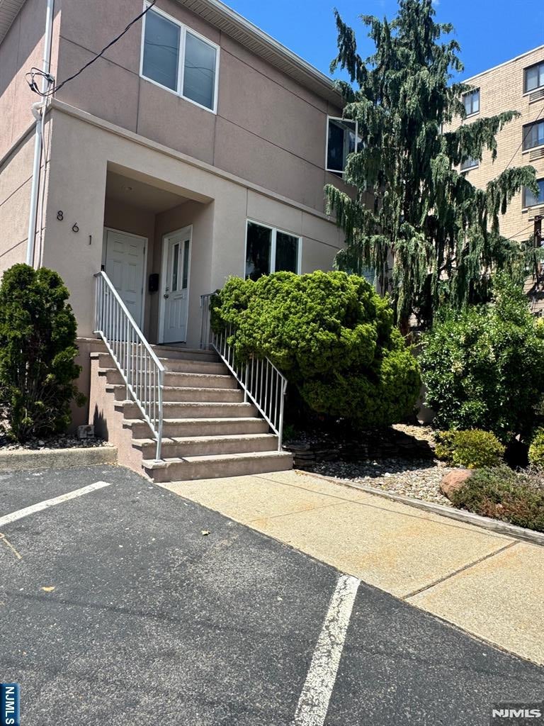 861 Main Street 1 — photo