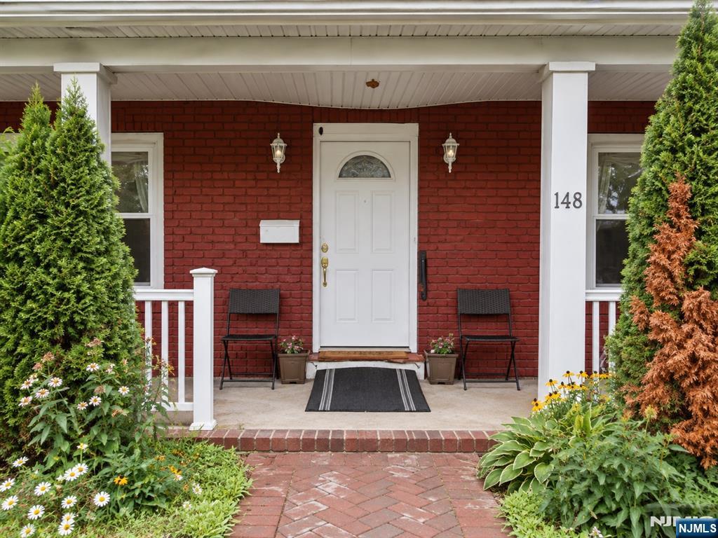 148 End Avenue — photo