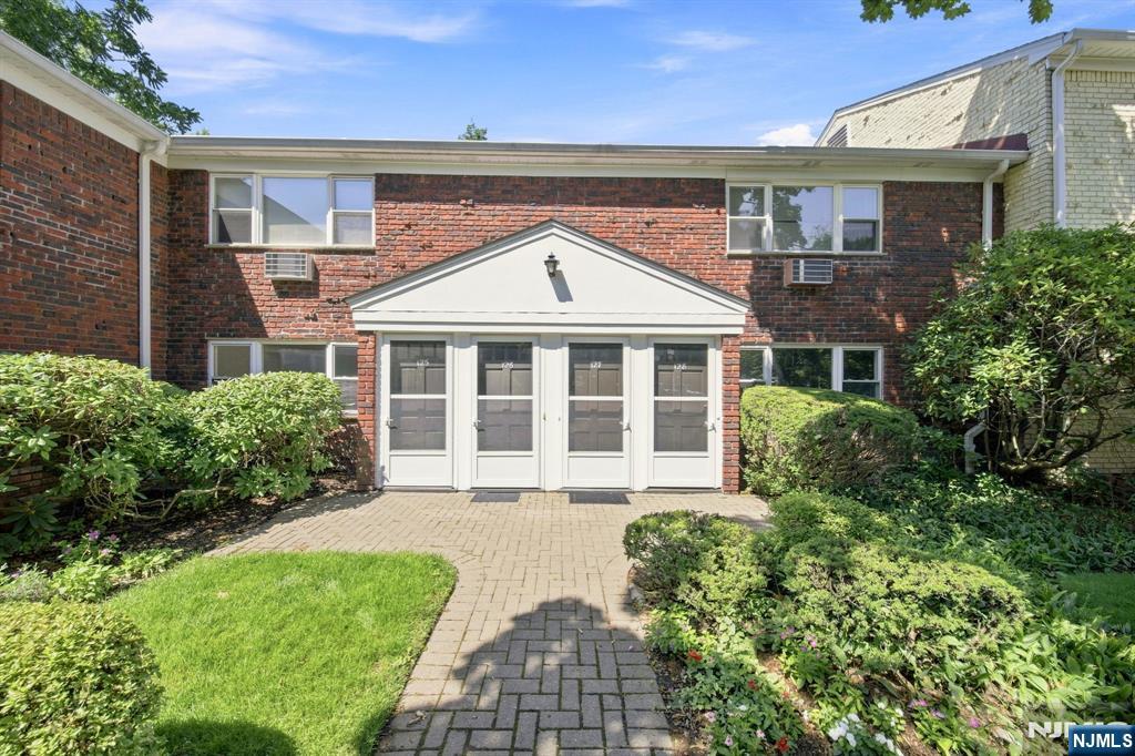 125 Regency Park 125 — photo