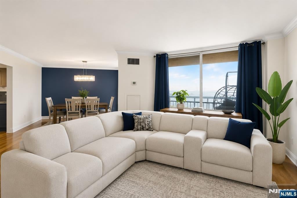 1020 Harmon Cove Tower — photo