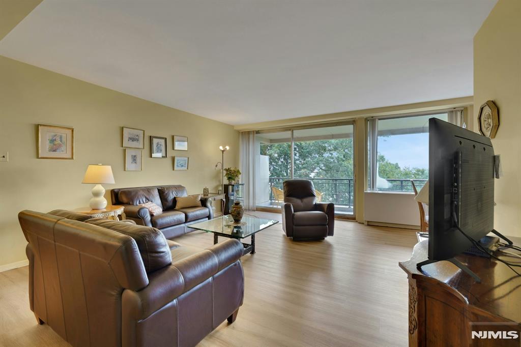 1 Horizon Road 408 — photo