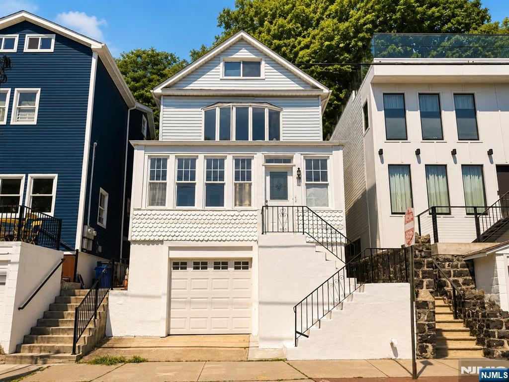 528 Undercliff Avenue — photo