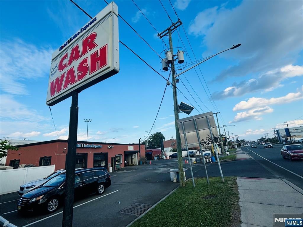 75 W Route 46 — photo