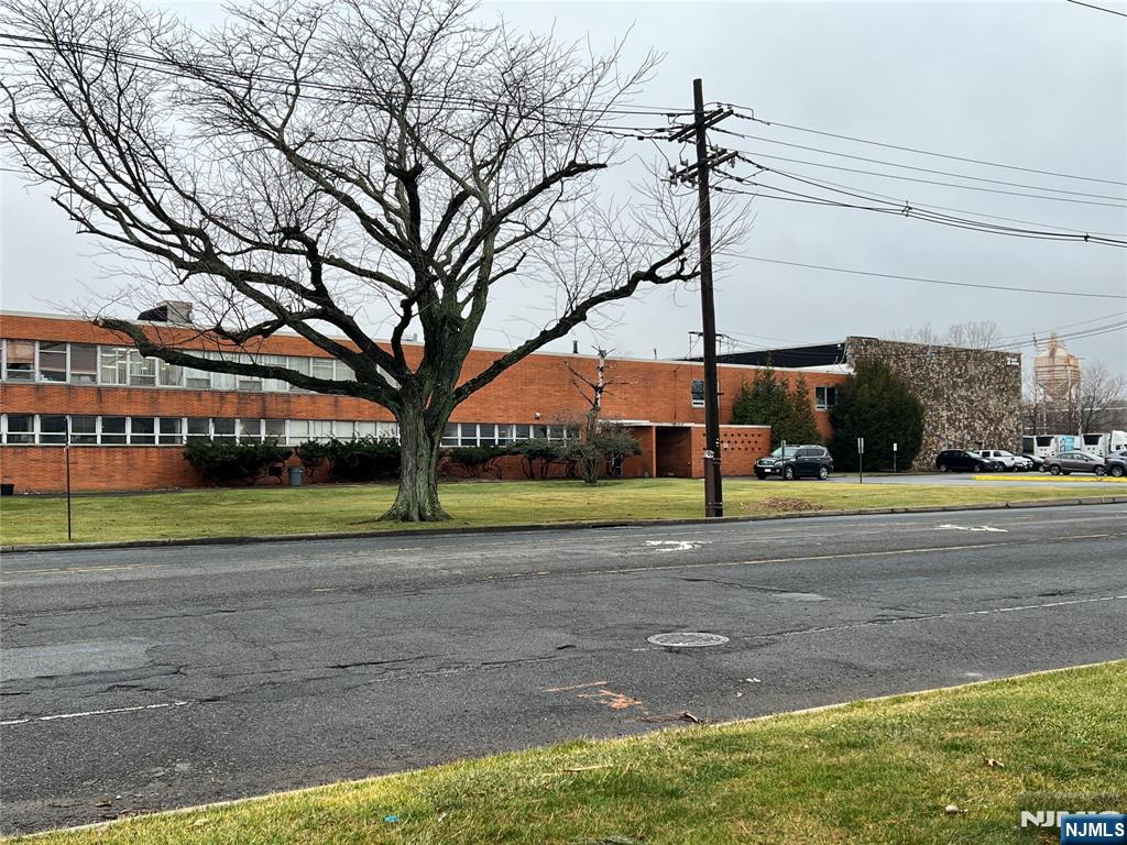2 E Union Avenue — photo