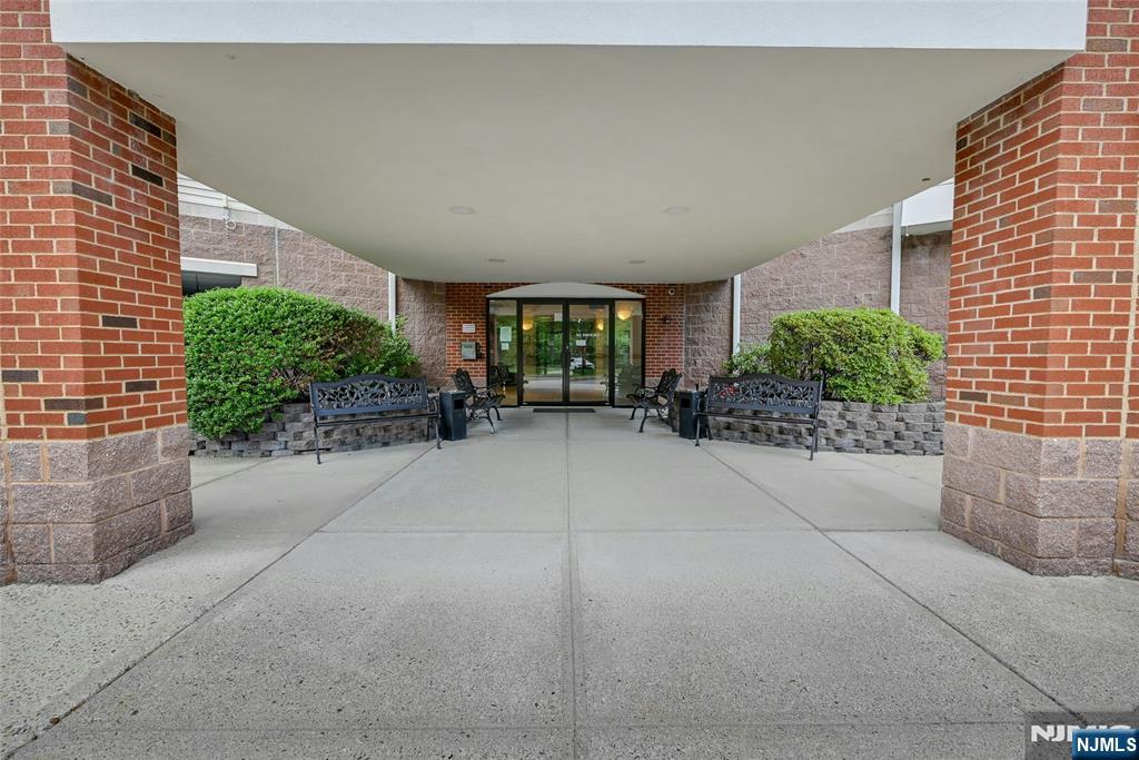 189 Forest Avenue #211, Paramus, NJ 07652 — photo 2