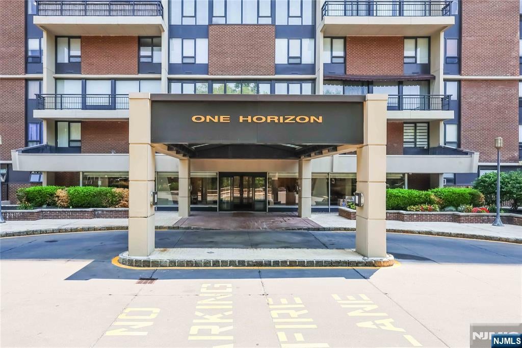 1 Horizon Road 1001 — photo