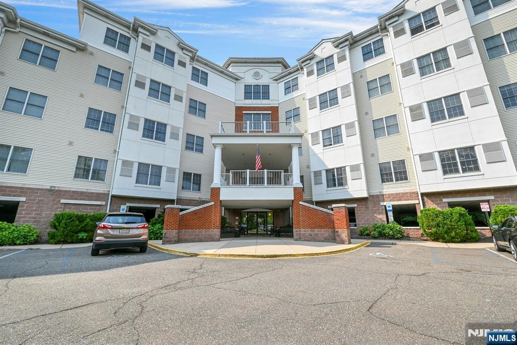 189 Forest 213 — photo