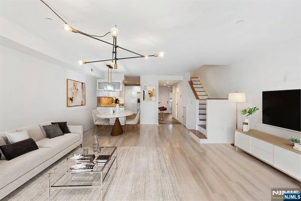 3 Whitman Court — photo
