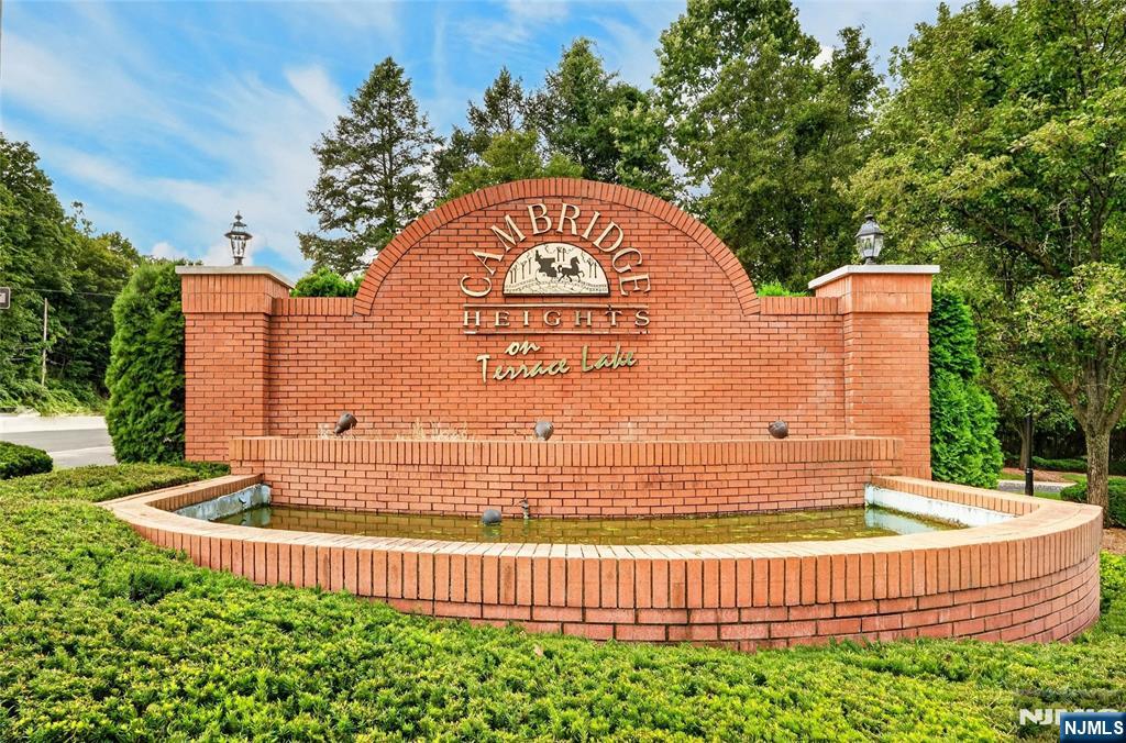 486 Cambridge Drive — photo