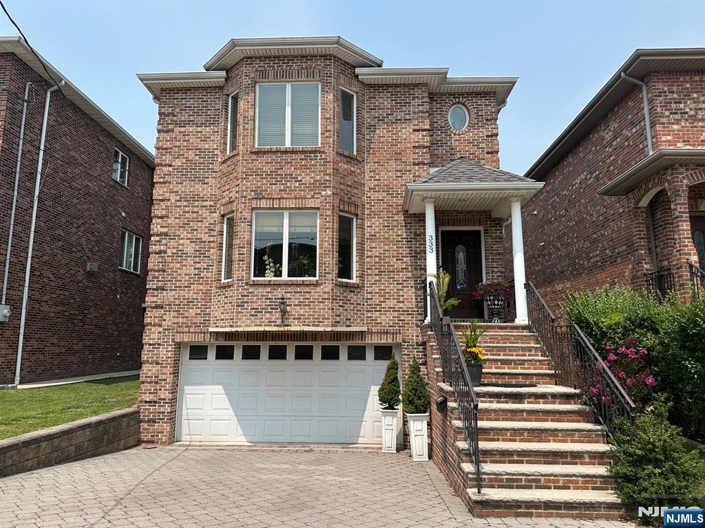 333 Roff Avenue — photo