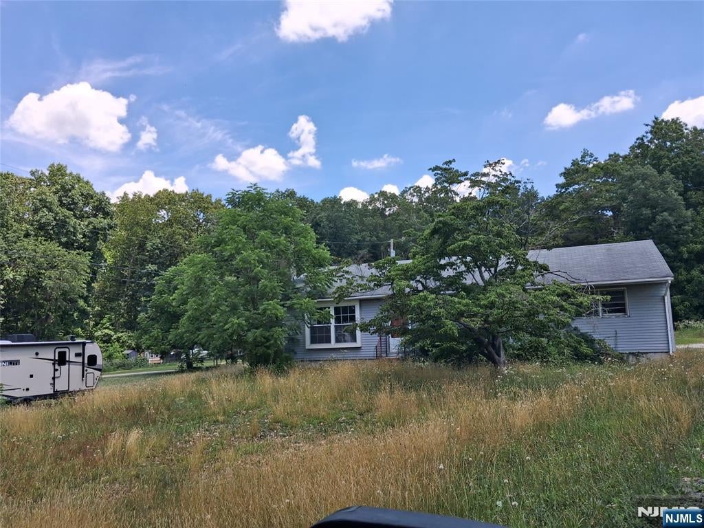 70 Lawrence Corner Road — photo