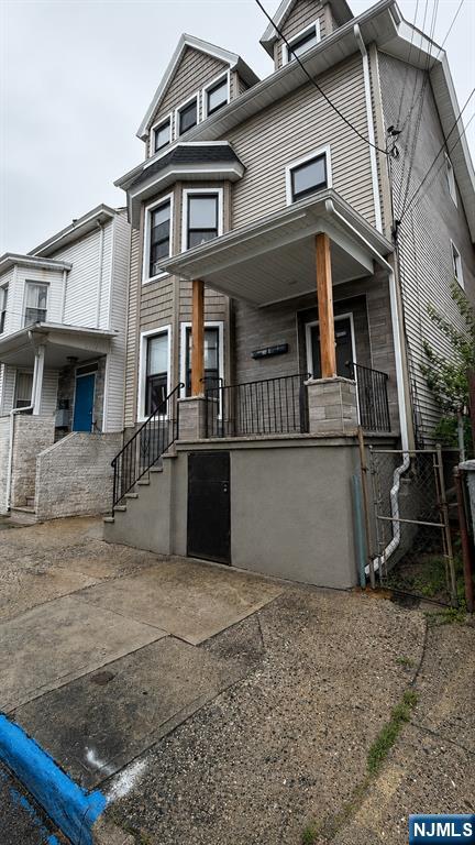25 Oak Street — photo