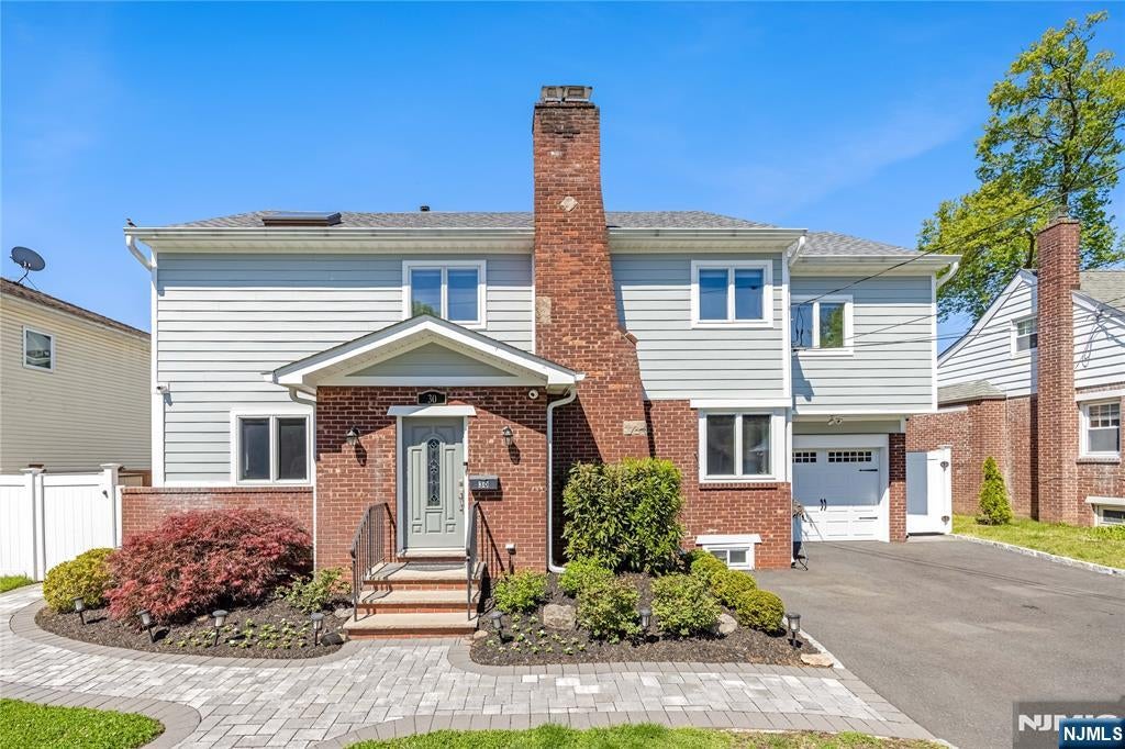 30 Elm Street — photo