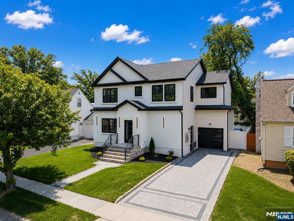 584 Plymouth Road — photo