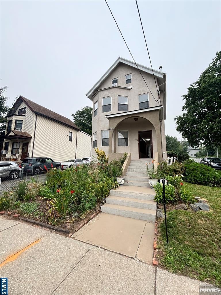 401 Cortlandt Street — photo