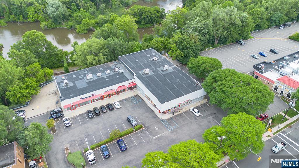 518-532 Kinderkamack Road — photo