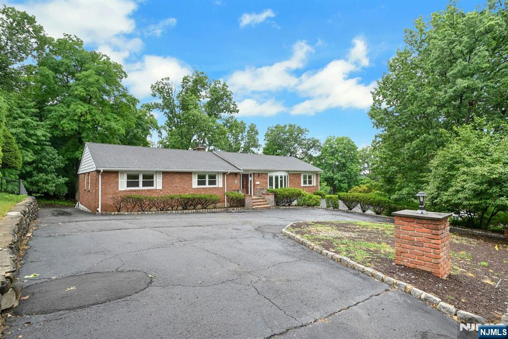 26 Alpine Drive, Wayne, NJ 07470 — photo 2