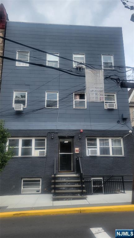 552 38th Street — photo