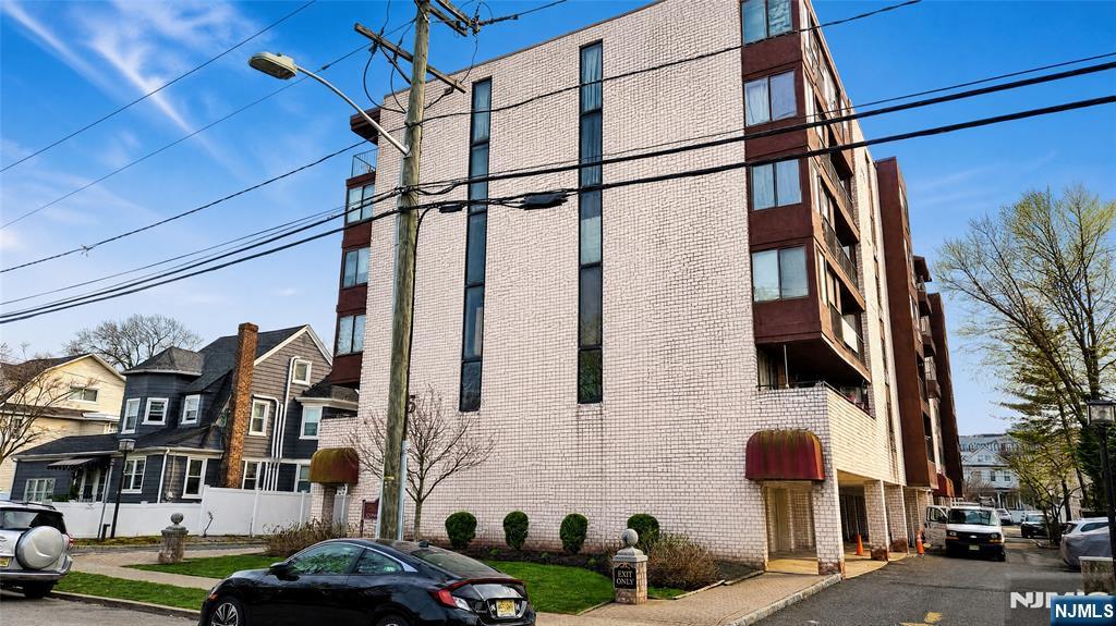 55 Clinton Place 304 — photo
