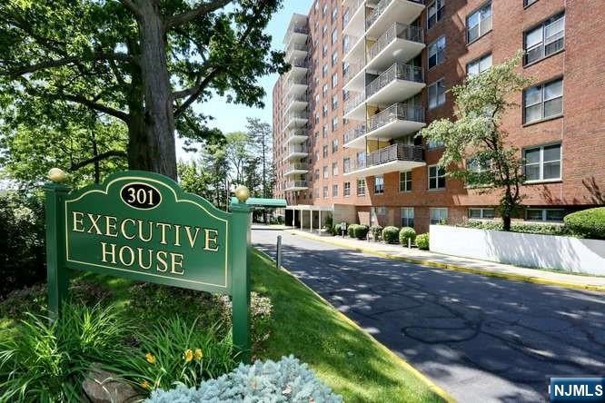301 Beech Street 12a — photo