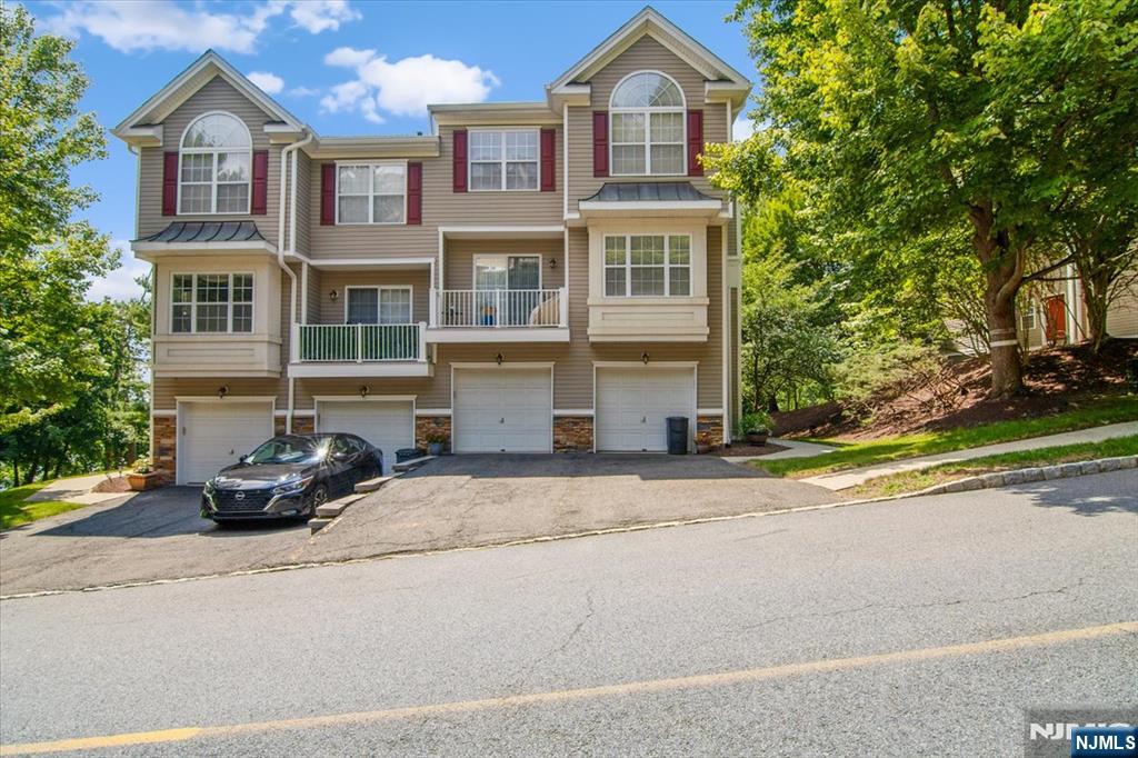 34 Ridge Drive — photo