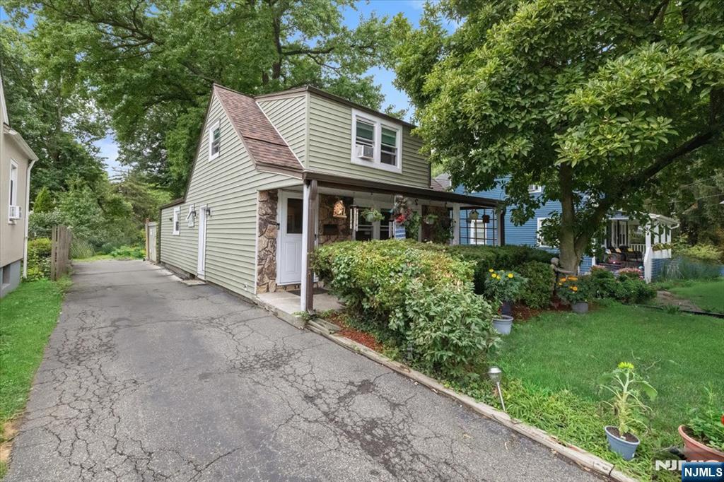 203 Willow Avenue, Hackensack, NJ 07601 — photo 2
