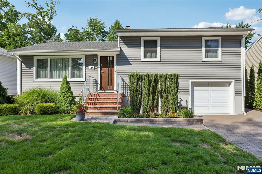 135 Locust Drive — photo