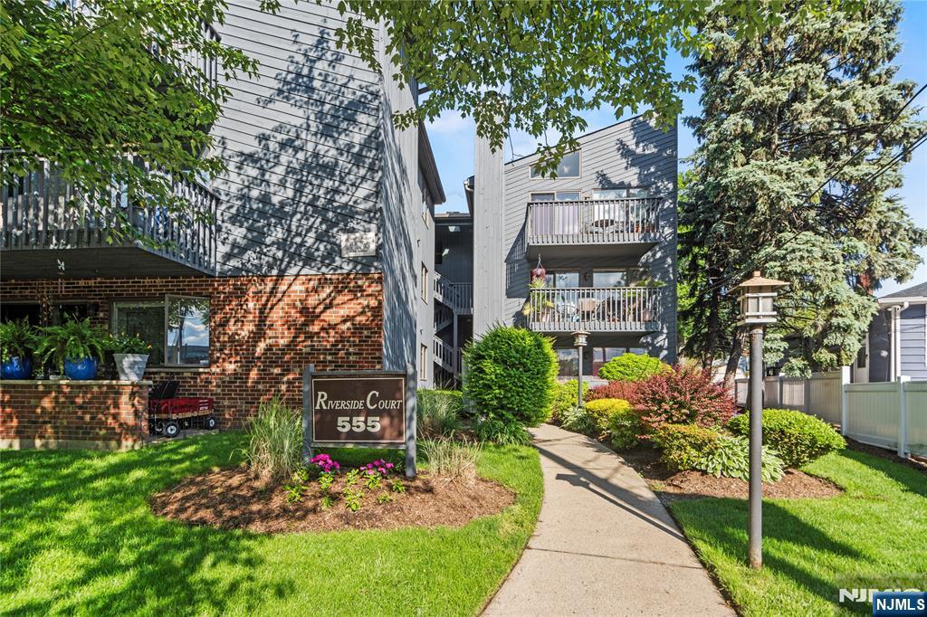 555 Riverside Avenue #9, Rutherford, NJ 07070
