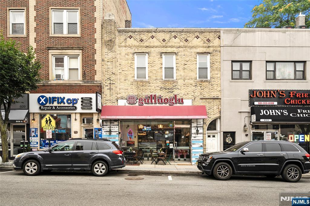 611 Anderson Avenue — photo