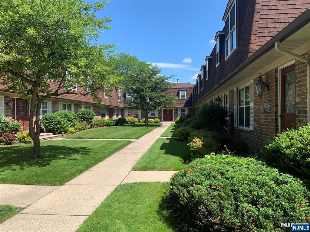 340 Sutton Place 340 — photo