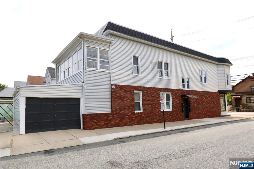 59 Locust Avenue 1R — photo