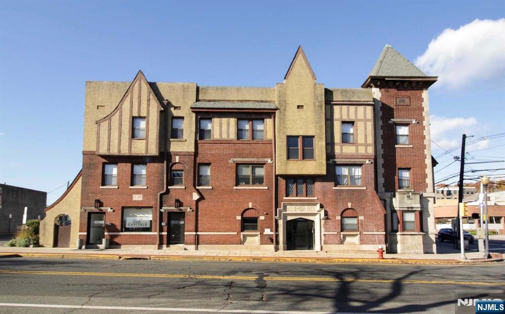 54-56 Oak Street 3 — photo