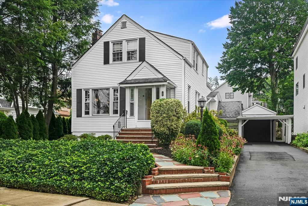 189 Mineral Spring — photo