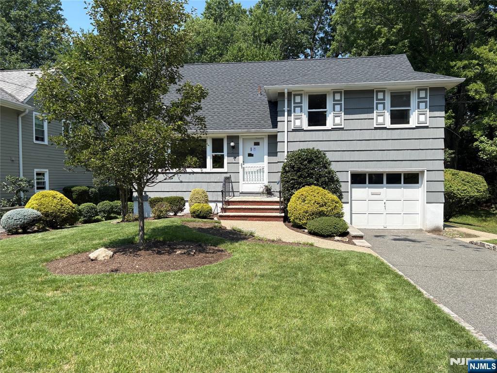 33 Longacre Drive — photo